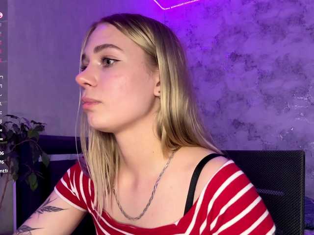 TrinaVoorhis live cam on BongaCams