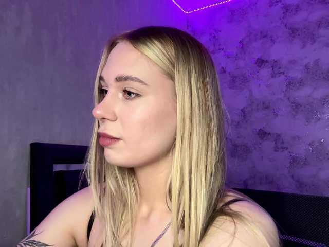 TrinaVoorhis live cam on BongaCams