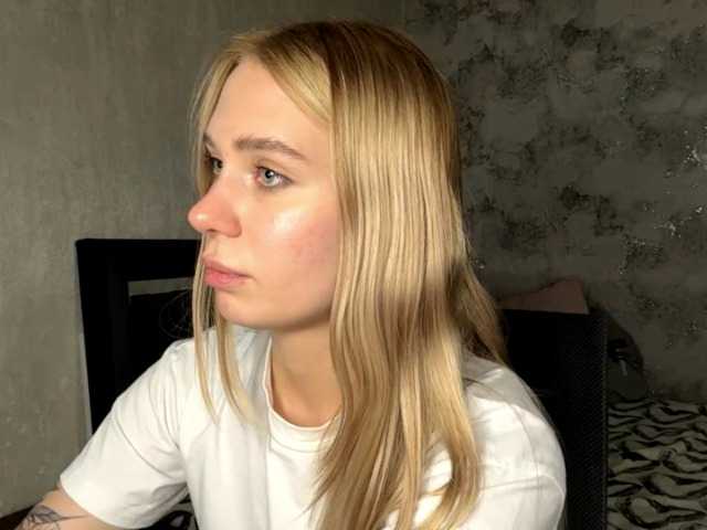 TrinaVoorhis live cam on BongaCams