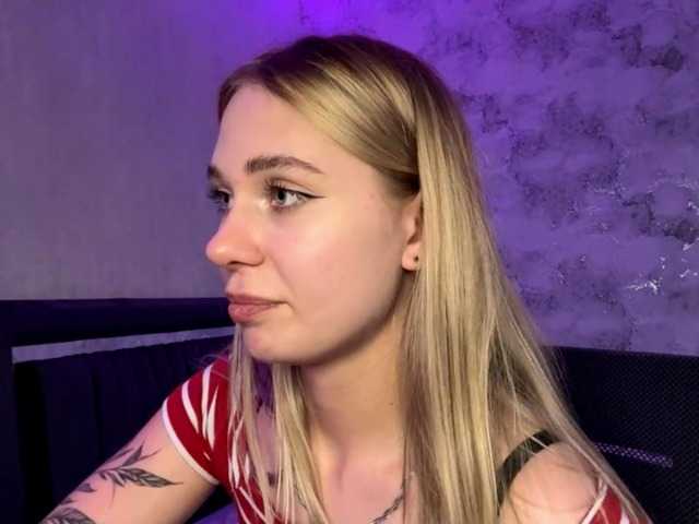 TrinaVoorhis live cam on BongaCams
