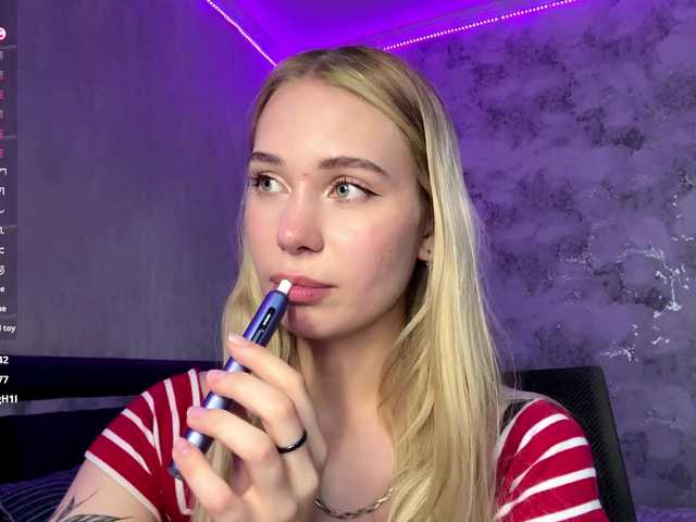 TrinaVoorhis live cam on BongaCams
