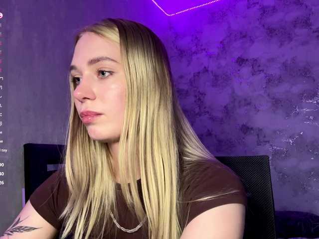 TrinaVoorhis live cam on BongaCams