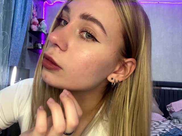 TrinaVoorhis live cam on BongaCams