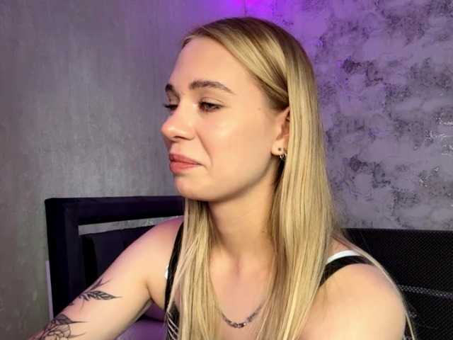 TrinaVoorhis live cam on BongaCams