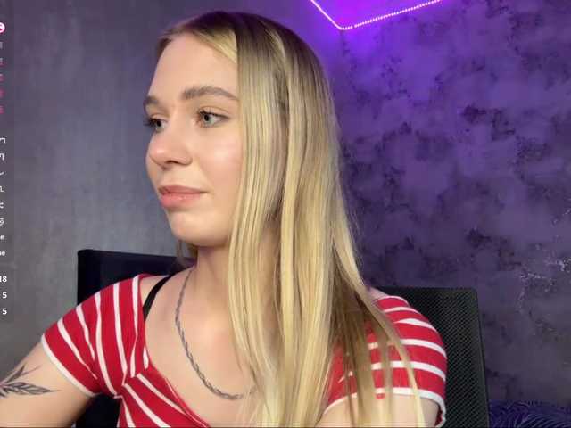 TrinaVoorhis live cam on BongaCams