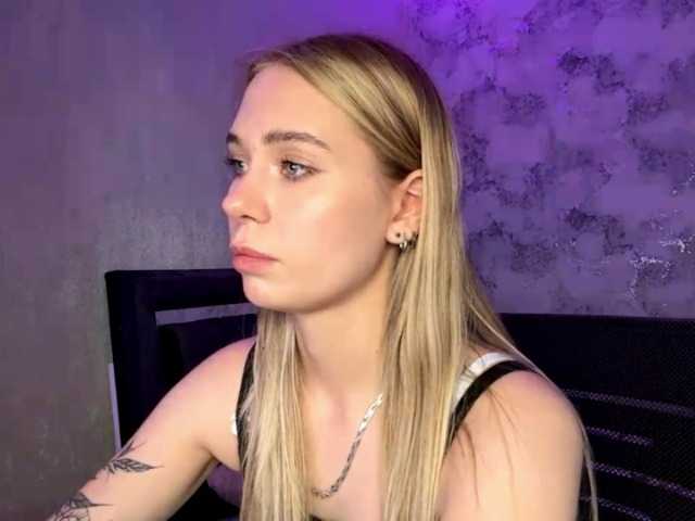 TrinaVoorhis live cam on BongaCams