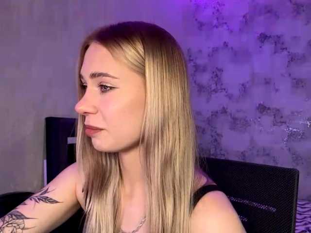 TrinaVoorhis live cam on BongaCams