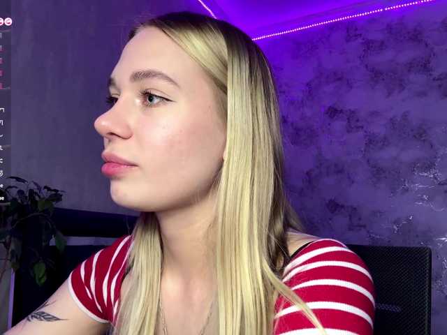 TrinaVoorhis live cam on BongaCams