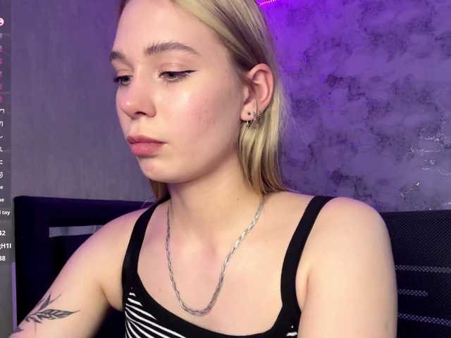 TrinaVoorhis live cam on BongaCams
