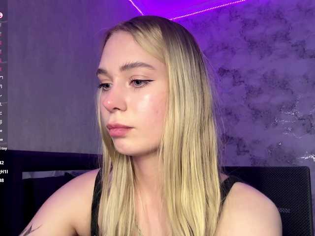TrinaVoorhis live cam on BongaCams