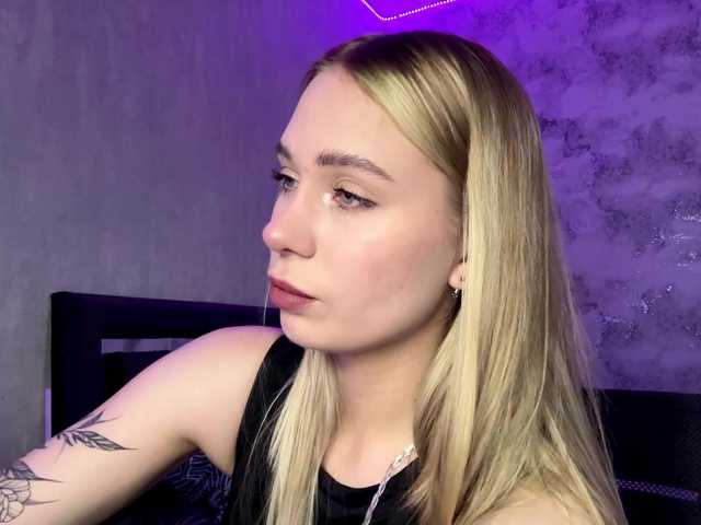 TrinaVoorhis live cam on BongaCams