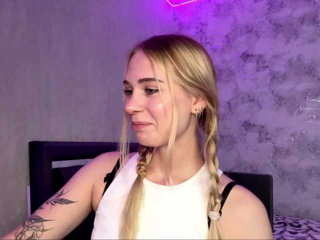 TrinaVoorhis live cam on BongaCams