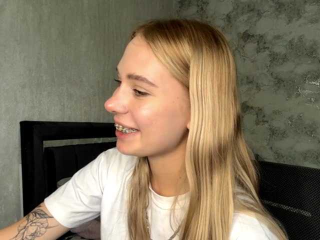TrinaVoorhis live cam on BongaCams