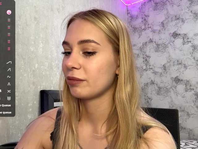 TrinaVoorhis live cam on BongaCams