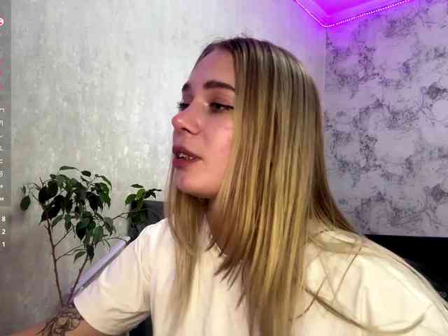 TrinaVoorhis webcam