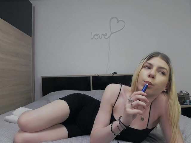 innocentangel live cam on BongaCams