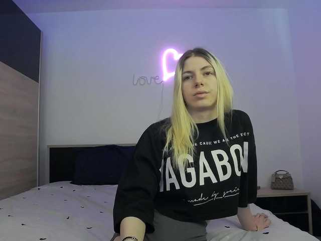 innocentangel live cam on BongaCams