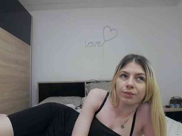 KaylaBloom webcam