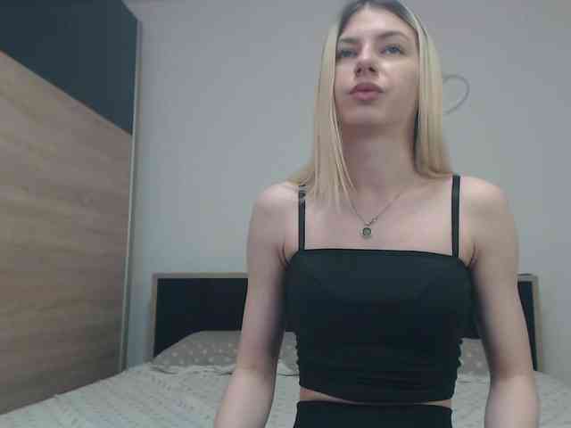KaylaBloom webcam