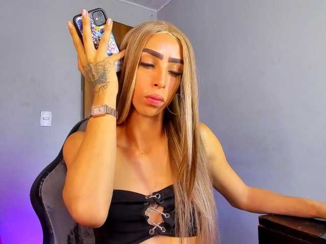 Miissblunt live cam