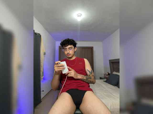 DemianJamir Live Webcam on BongaCams