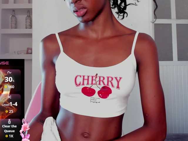 RiriBlonde live webcam show