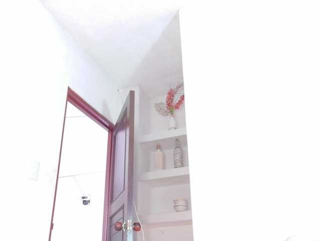 RiriBlonde live cam on BongaCams