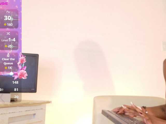 RiriBlonde live cam on BongaCams