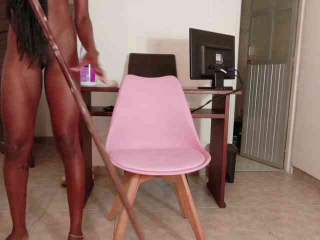 Ririblonde webcam