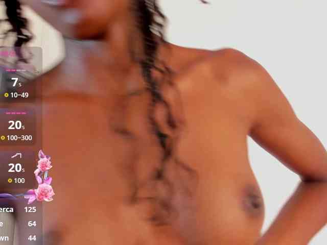 RiriBlonde Live Webcam on BongaCams