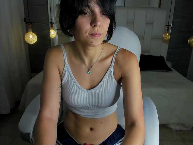 Sweetpoison23 live cam on BongaCams