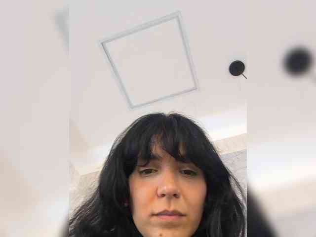 Sweetpoison23 webcam