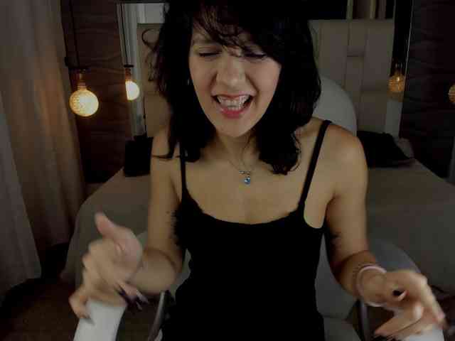Sweetpoison23 webcam