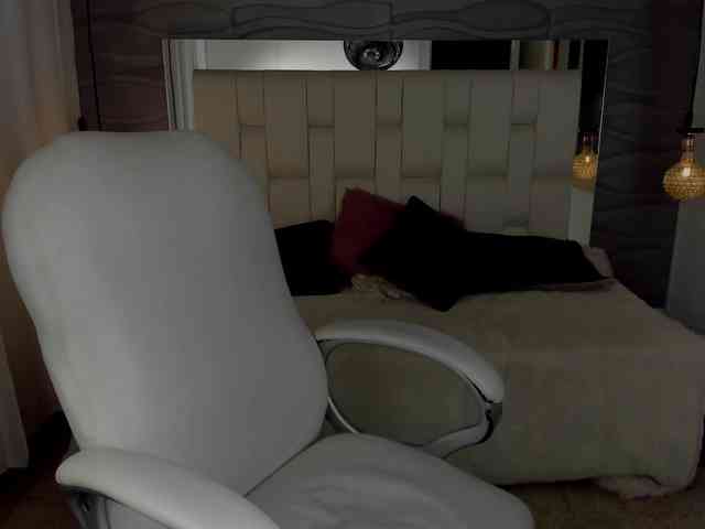 Sweetpoison23 webcam