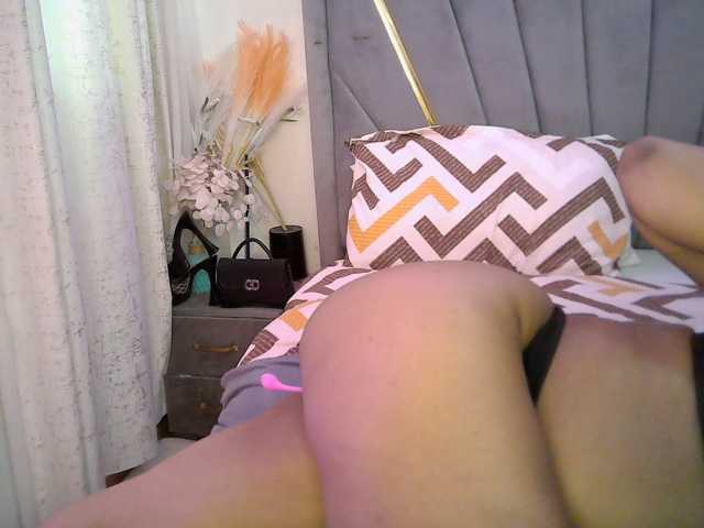 Leilasandy live cam on BongaCams
