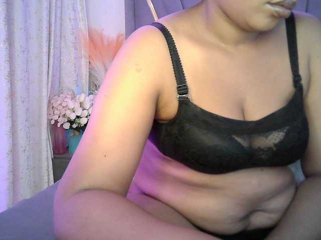 Leilasandy live cam on BongaCams