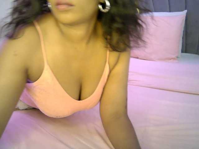 Leilasandy live cam on BongaCams