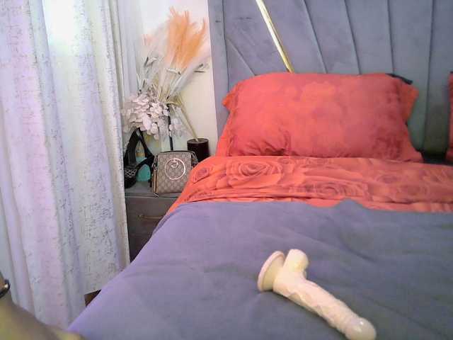 Leilasandy live cam on BongaCams