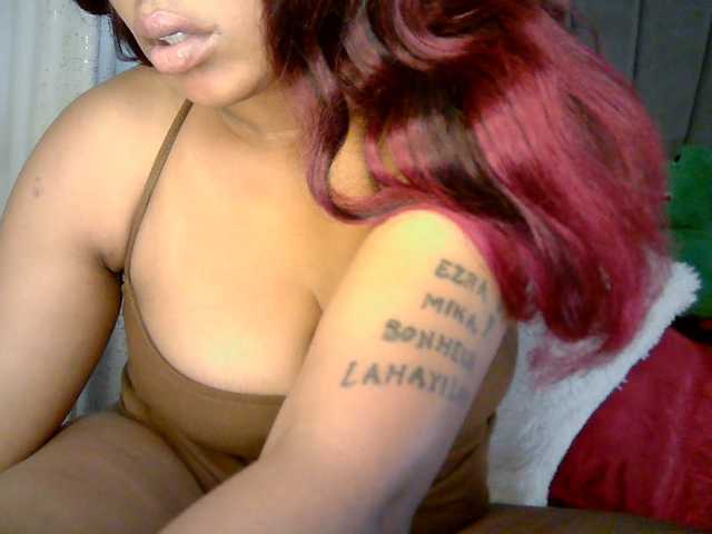 Leilasandy live cam on BongaCams