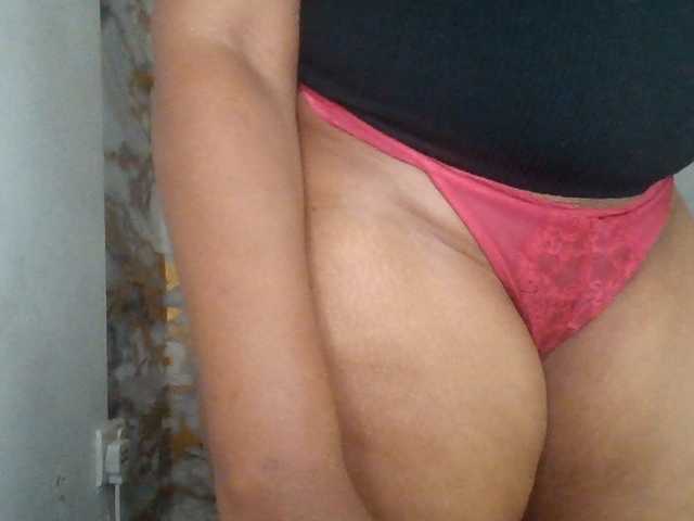 Leilasandy live cam on BongaCams