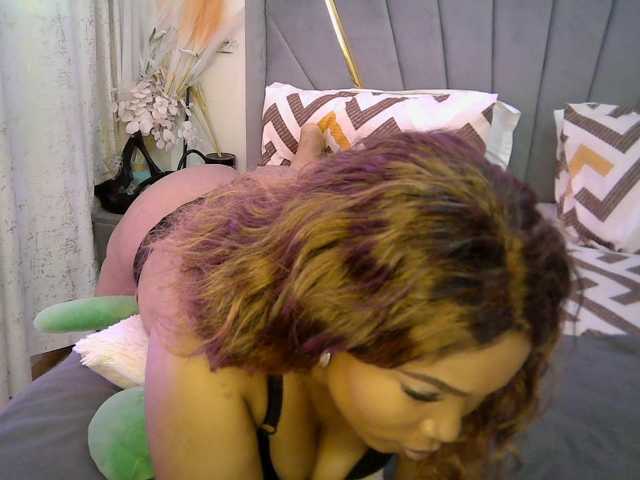 Leilasandy live cam on BongaCams