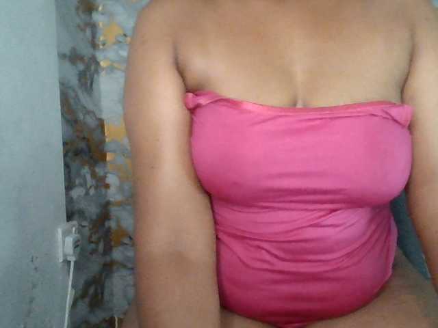 Leilasandy live cam on BongaCams