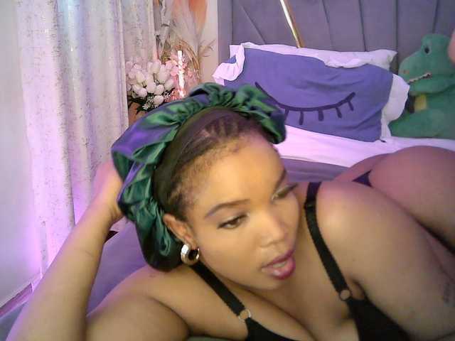 Leilasandy live cam on BongaCams