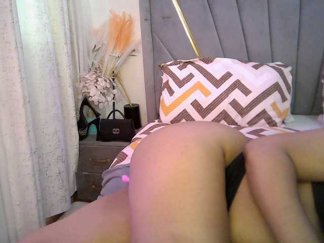 Leilasandy live cam on BongaCams