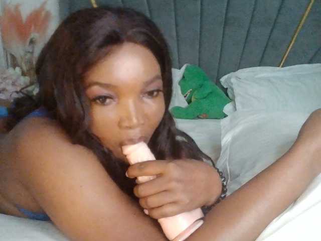 Leilasandy live cam on BongaCams