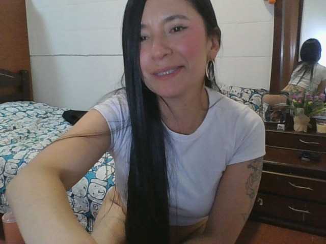 EvanieMoon live cam on BongaCams