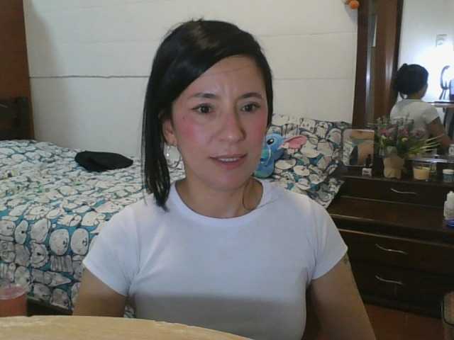 EvanieMoon live cam on BongaCams
