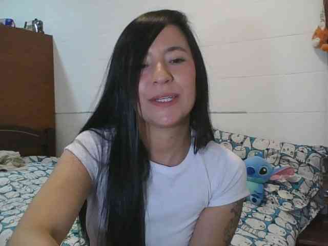 EvanieMoon webcam