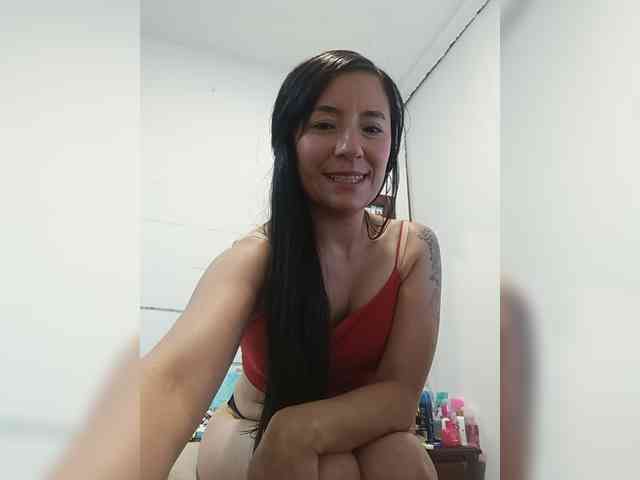 EvanieMoon webcam