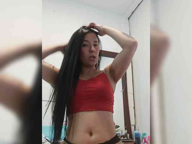EvanieMoon webcam